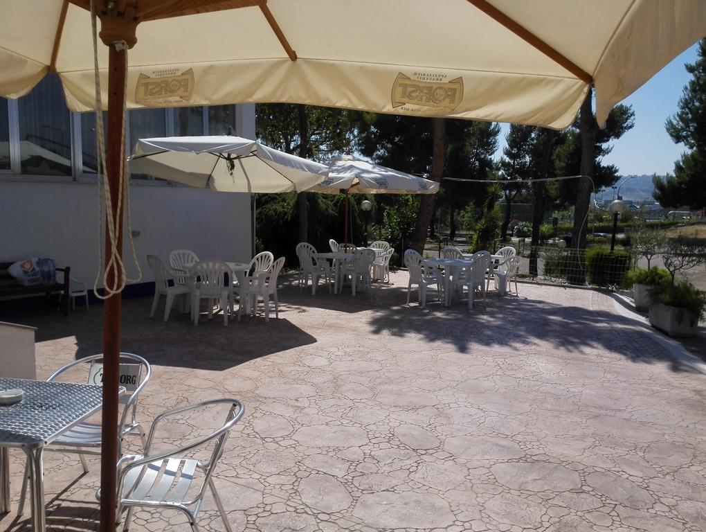 Hotel La Fonte A 300M Uscita A14 Pescara Nord Citta Sant'Angelo Exterior foto