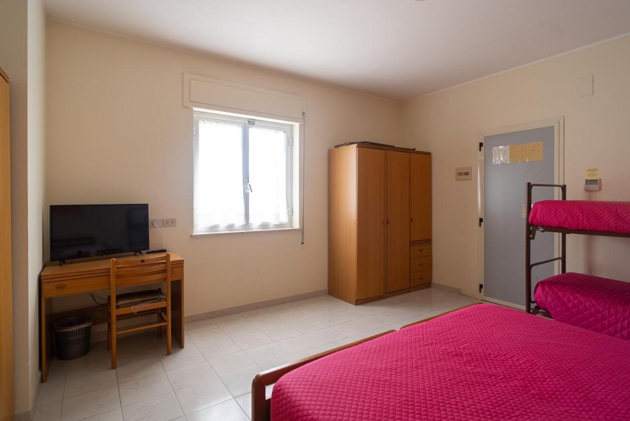Hotel La Fonte A 300M Uscita A14 Pescara Nord Citta Sant'Angelo Exterior foto